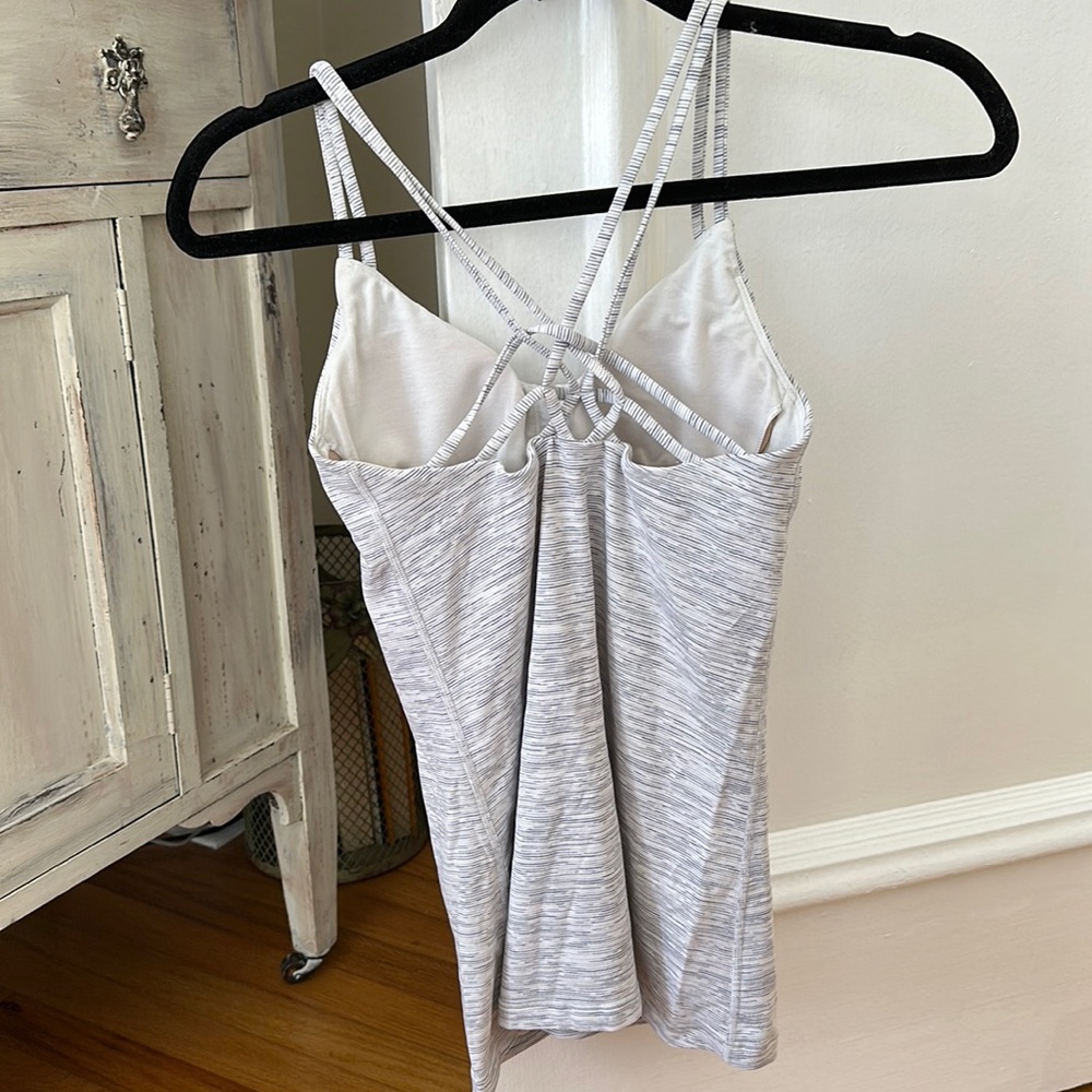 Lululemon tank